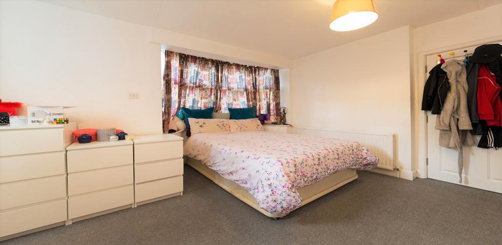			PRIVATE GARDEN, 2 Bedroom, 1 bath, 1 reception Flat			 Stanley Gardens, WILLESDEN GREEN